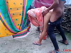 户外印度家庭主妇性爱由当地业余网络摄像头节目录制