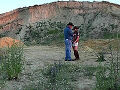 Blowjob and cowgirl action in the open air